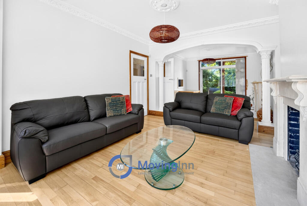 4 bed Detached for rent in Streatham. From Moving Inn - London 4 bed Detached for rent in Streatham. From Moving Inn - London