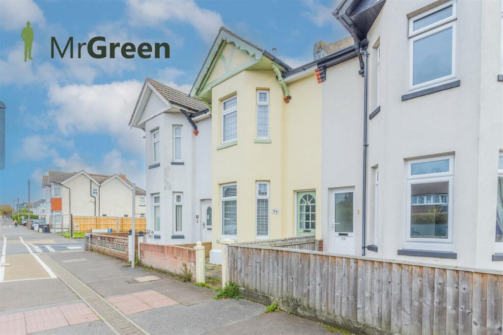 3 bed Mid Terraced House for rent in Winkton. From Mr Green Estate Agents - Southbourne
