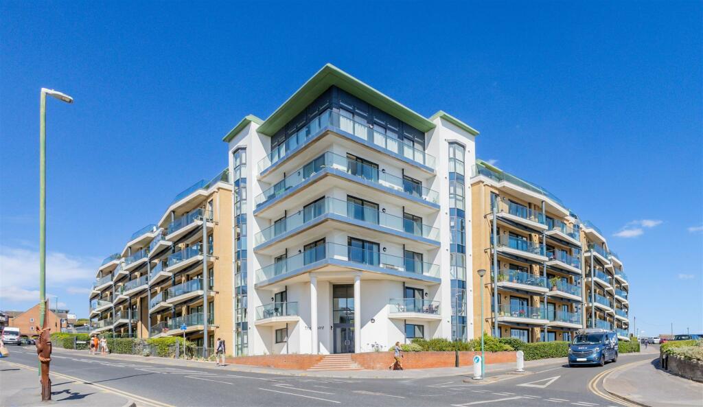 2 bed Apartment for rent in Bournemouth. From Mr Green Estate Agents - Southbourne