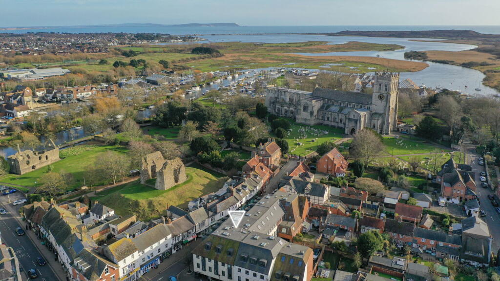 2 bed Apartment for rent in Winkton. From Mr Green Estate Agents - Southbourne