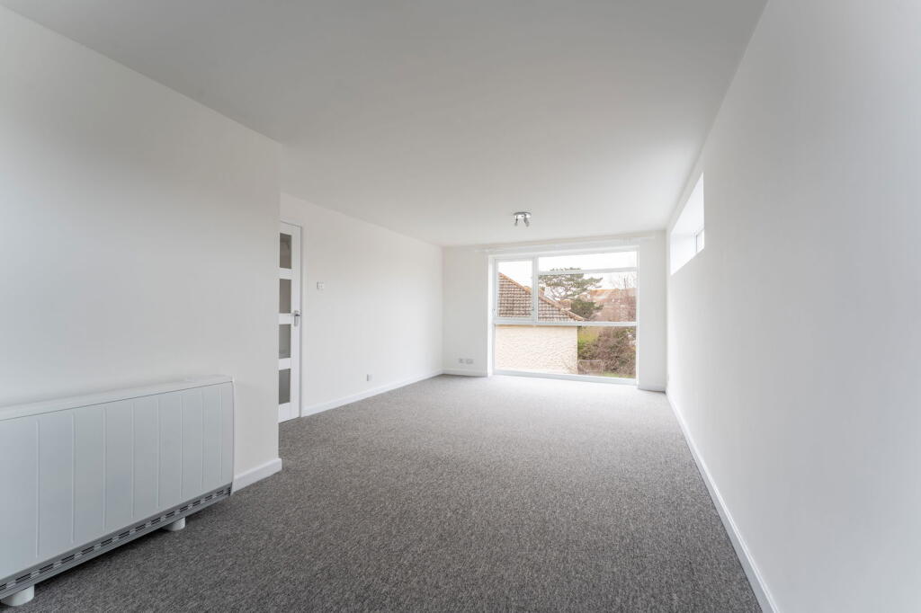 2 bed Apartment for rent in Winkton. From Mr Green Estate Agents - Southbourne 2 bed Apartment for rent in Winkton. From Mr Green Estate Agents - Southbourne