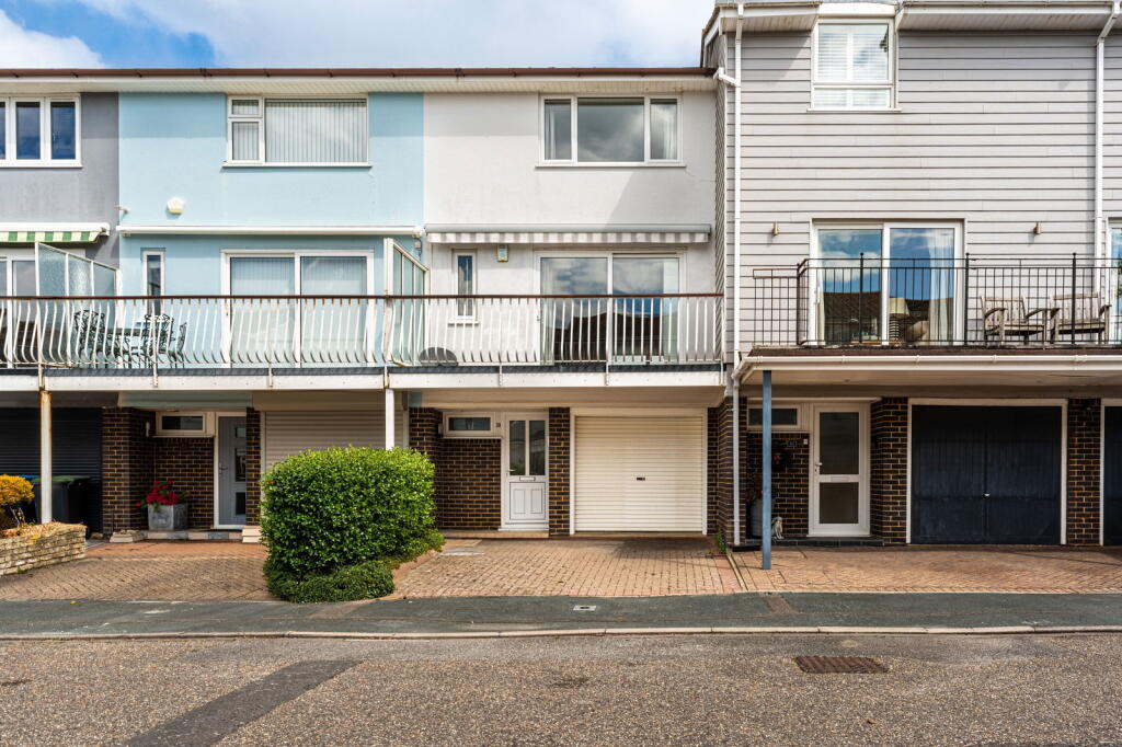 3 bed Mid Terraced House for rent in Winkton. From Mr Green Estate Agents