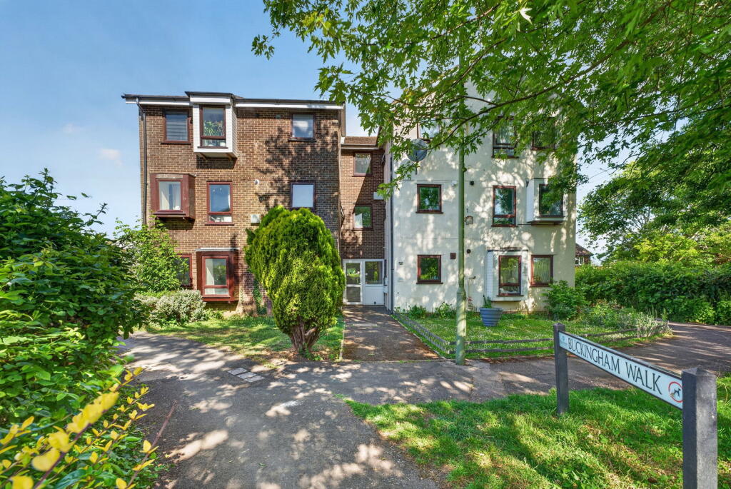 2 bed Semi Detached for rent in New Milton. From Mr Green Estate Agents