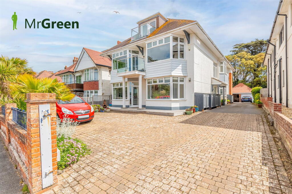 2 bed 1st Floor Flat for rent in Bournemouth. From Mr Green Estate Agents
