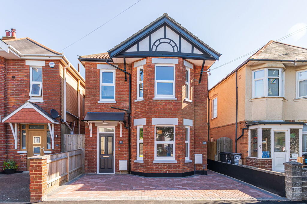 2 bed 1st Floor Flat for rent in Winkton. From Mr Green Estate Agents