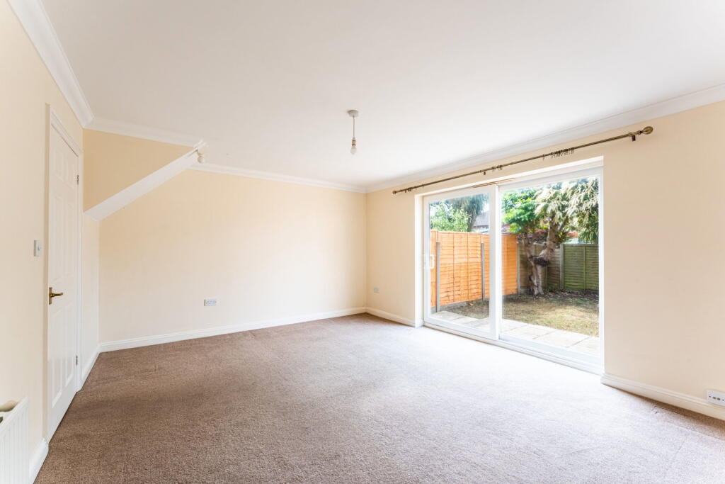3 bed Mid Terraced House for rent in Bournemouth. From Mr Green Estate Agents