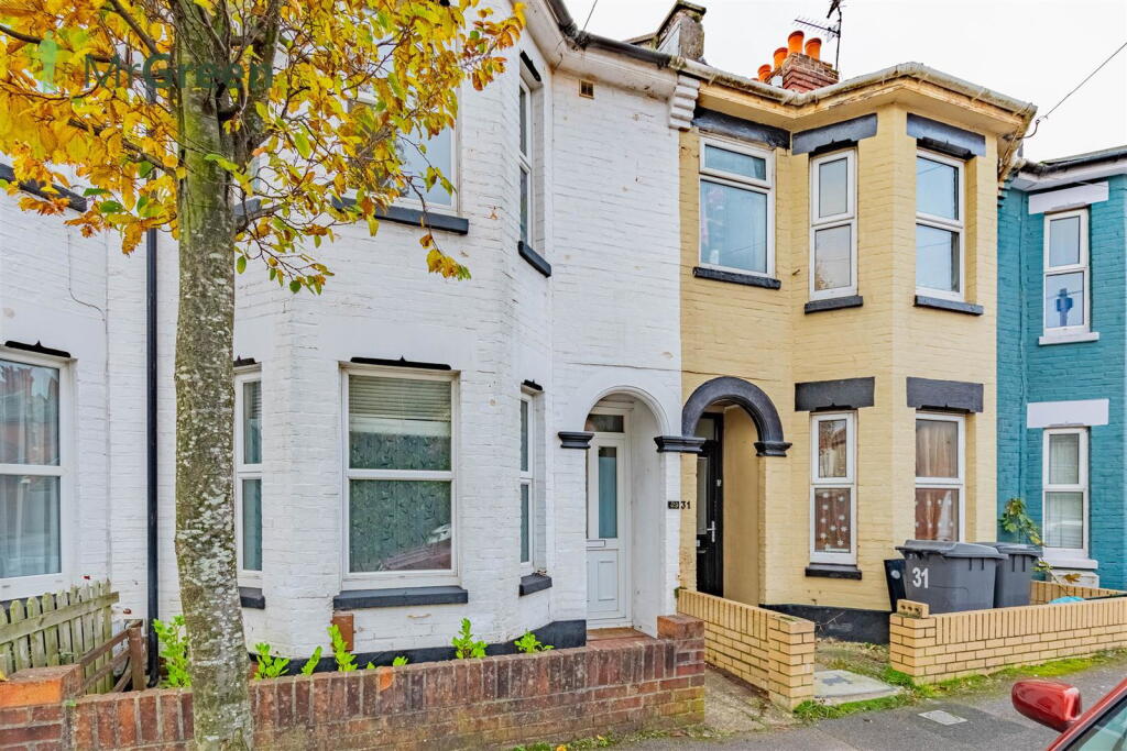 2 bed Mid Terraced House for rent in Bournemouth. From Mr Green Estate Agents