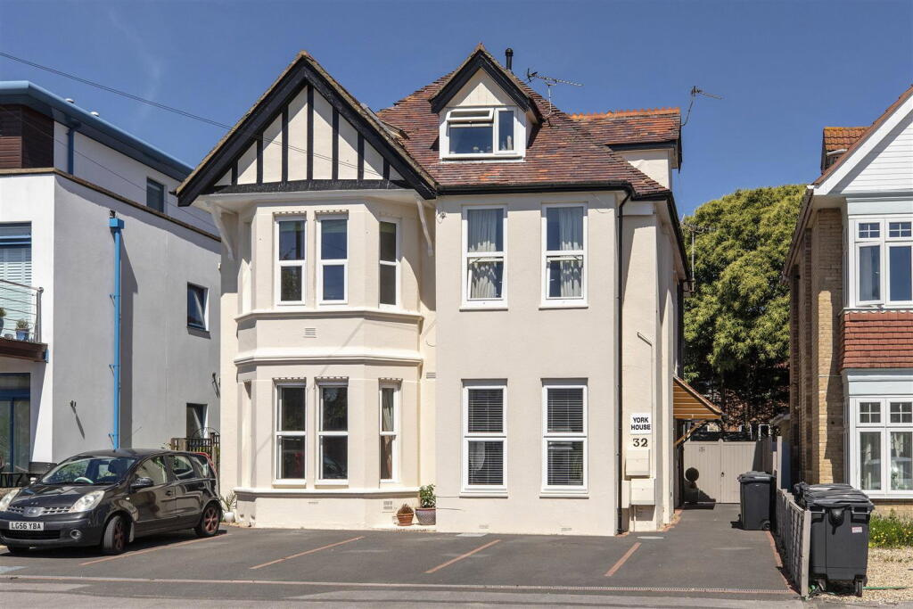 1 bed Detached for rent in Bournemouth. From Mr Green Estate Agents