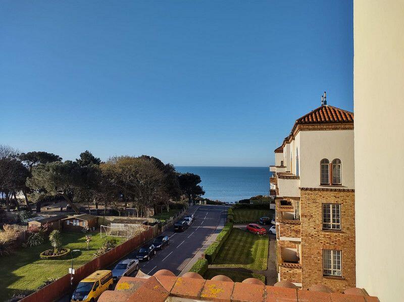 2 bed 1st Floor Flat for rent in Bournemouth. From Mr Green Estate Agents 2 bed 1st Floor Flat for rent in Bournemouth. From Mr Green Estate Agents