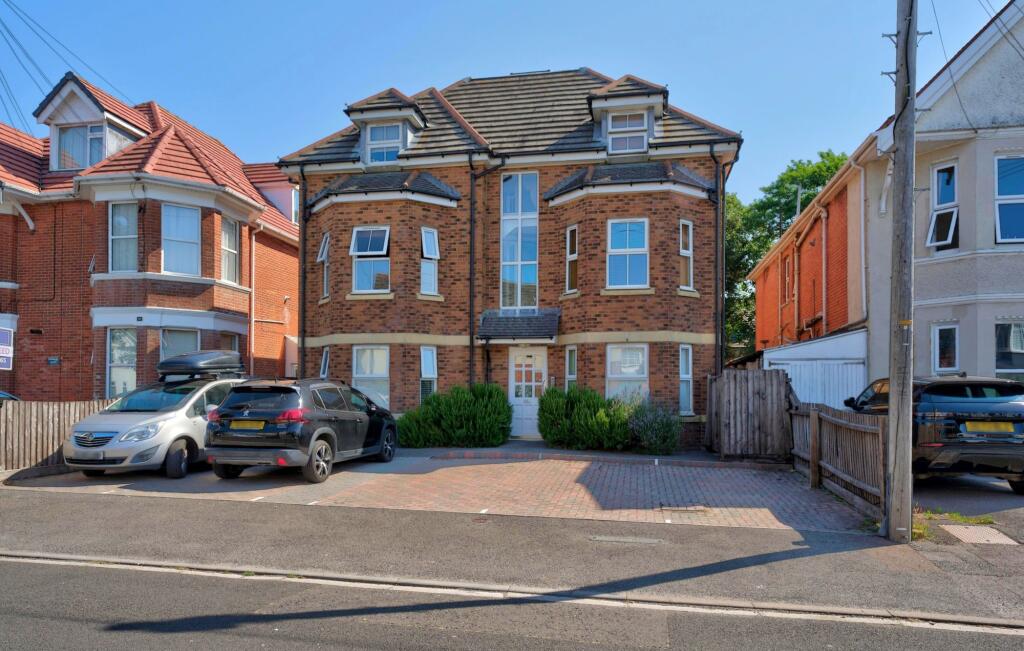 2 bed 1st Floor Flat for rent in Bournemouth. From Mr Green Estate Agents 2 bed 1st Floor Flat for rent in Bournemouth. From Mr Green Estate Agents