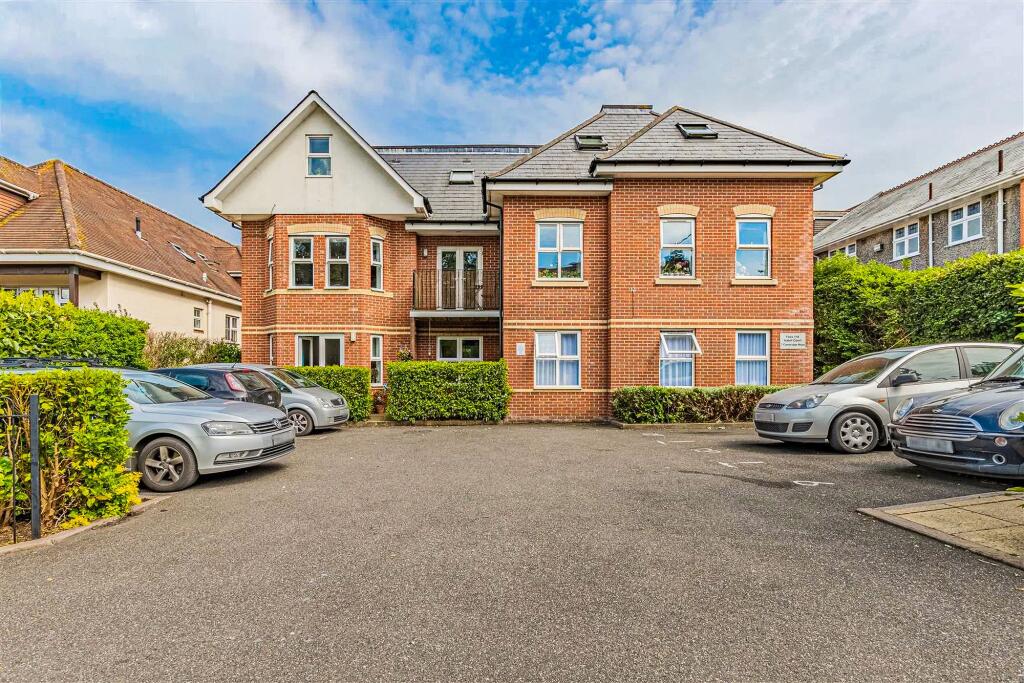 2 bed House (unspecified) for rent in Bournemouth. From Mr Green Estate Agents 2 bed House (unspecified) for rent in Bournemouth. From Mr Green Estate Agents