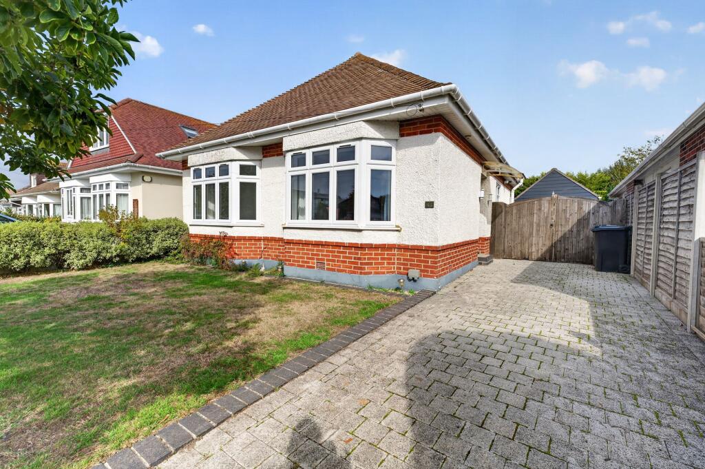 3 bed Detached bungalow for rent in Winkton. From Mr Green Estate Agents
