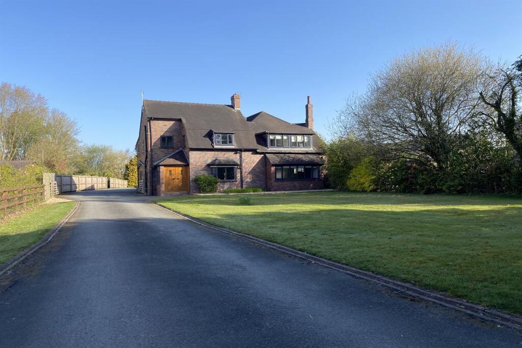 5 bed Detached for rent in Holmes Chapel. From Irlams - Knutsford