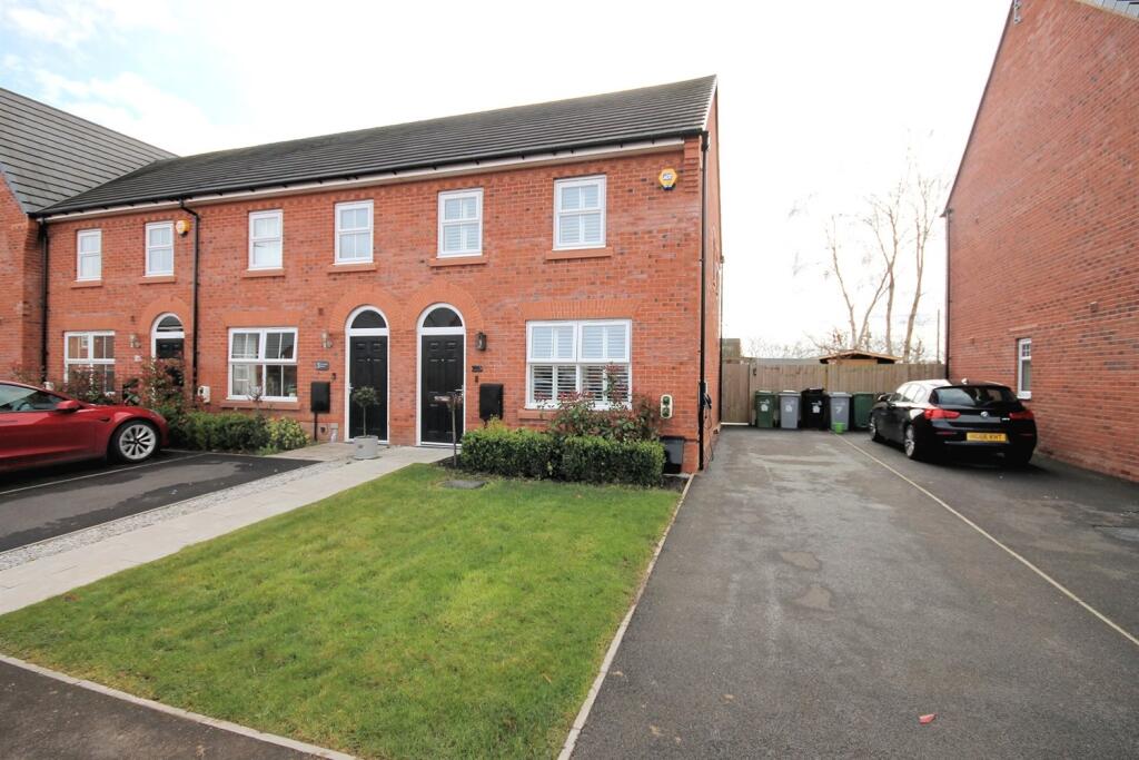 3 bed Mid Terraced House for rent in Chelford. From Irlams - Knutsford