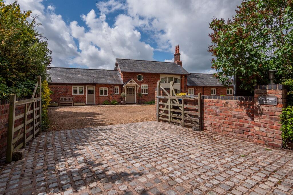 3 bed Barn Conversion for rent in Swan Green. From Irlams - Knutsford