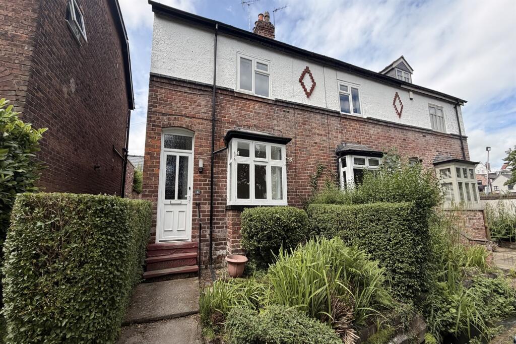 2 bed Mid Terraced House for rent in Knutsford. From Irlams - Knutsford