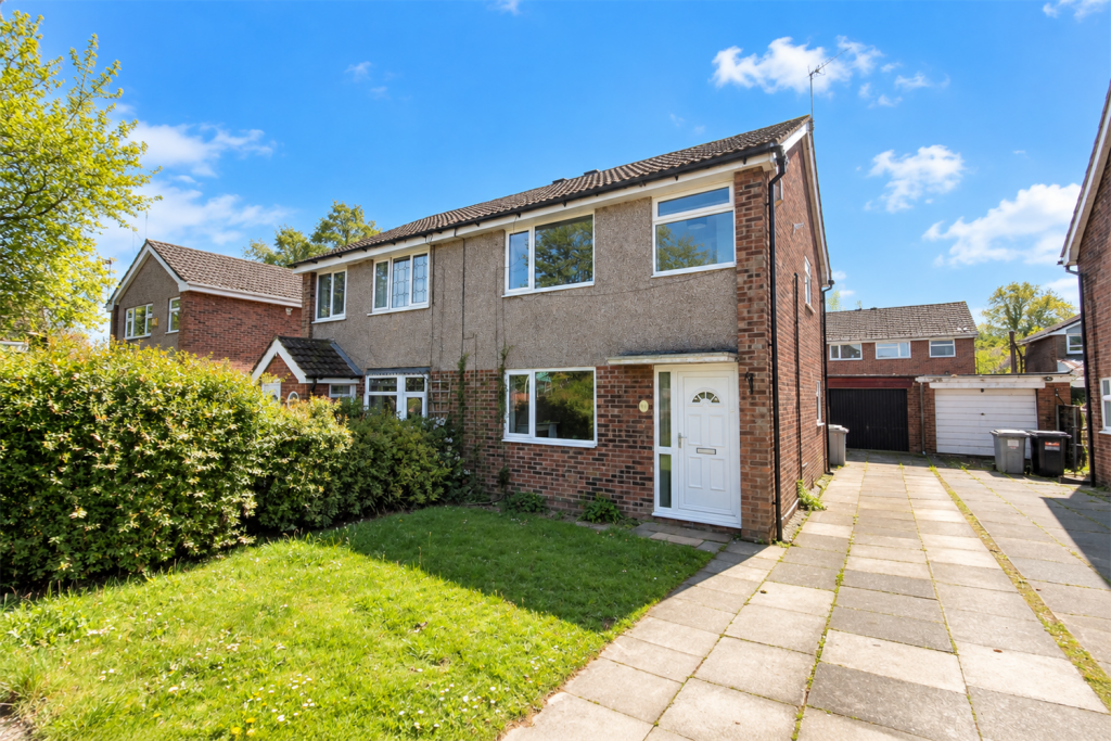 3 bed Semi Detached for rent in Knutsford. From Irlams - Knutsford 3 bed Semi Detached for rent in Knutsford. From Irlams - Knutsford