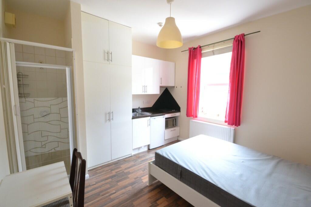 4 bed Studio for rent in London. From Nathan Andrews