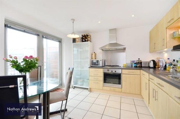 2 bed 1st Floor Flat for rent in London. From Nathan Andrews