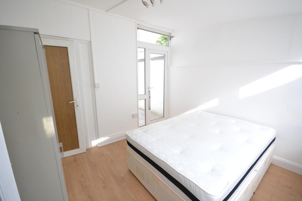 1 bed House (unspecified) for rent in Willesden. From Nathan Andrews