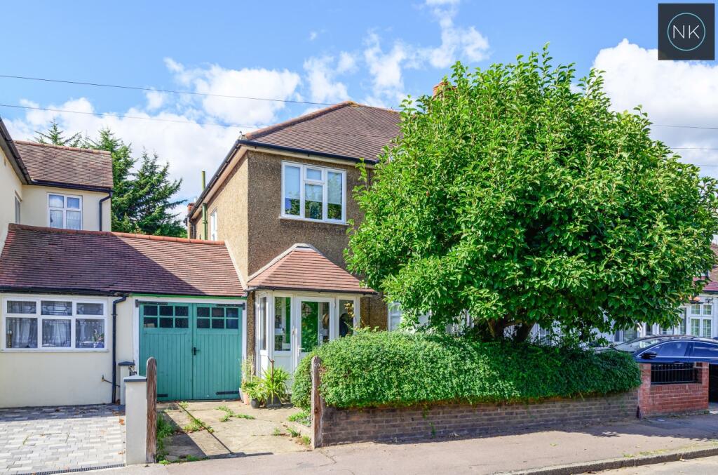 3 bed Semi-Detached House for rent in London. From Neil King Residential