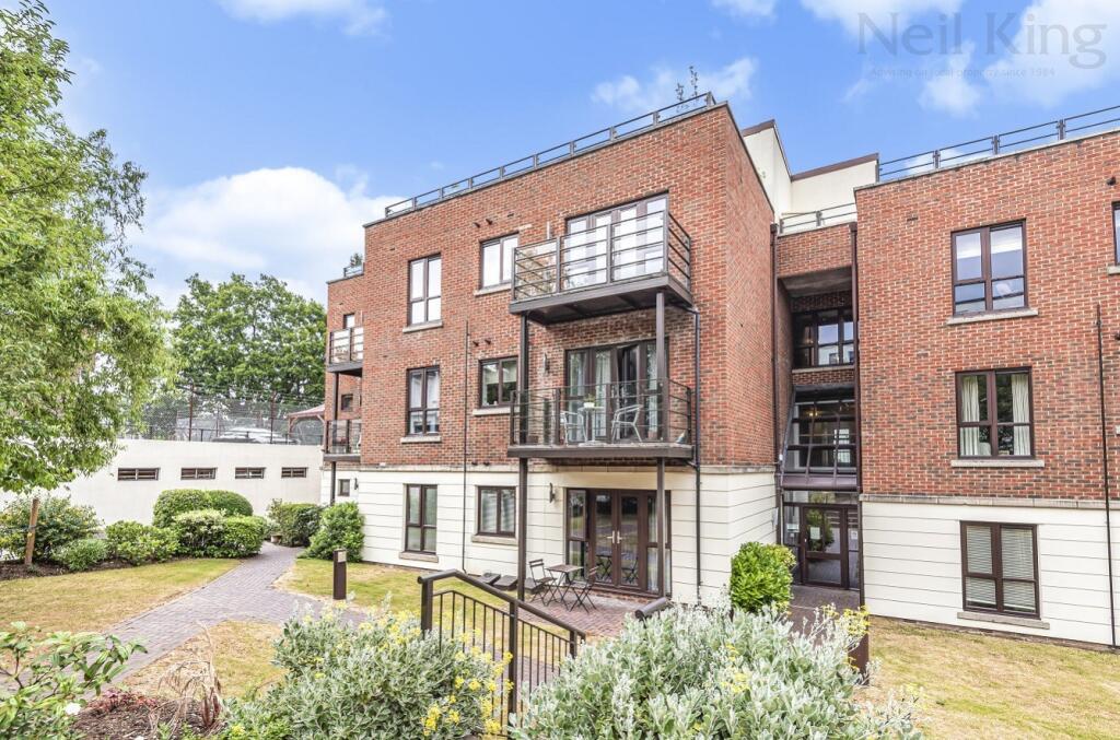 2 bed Apartment for rent in Woodford. From Neil King - London 2 bed Apartment for rent in Woodford. From Neil King - London