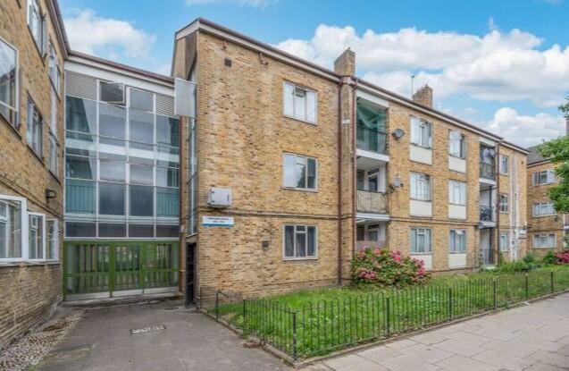3 bed 1st Floor Flat for rent in London. From Nelsons - London