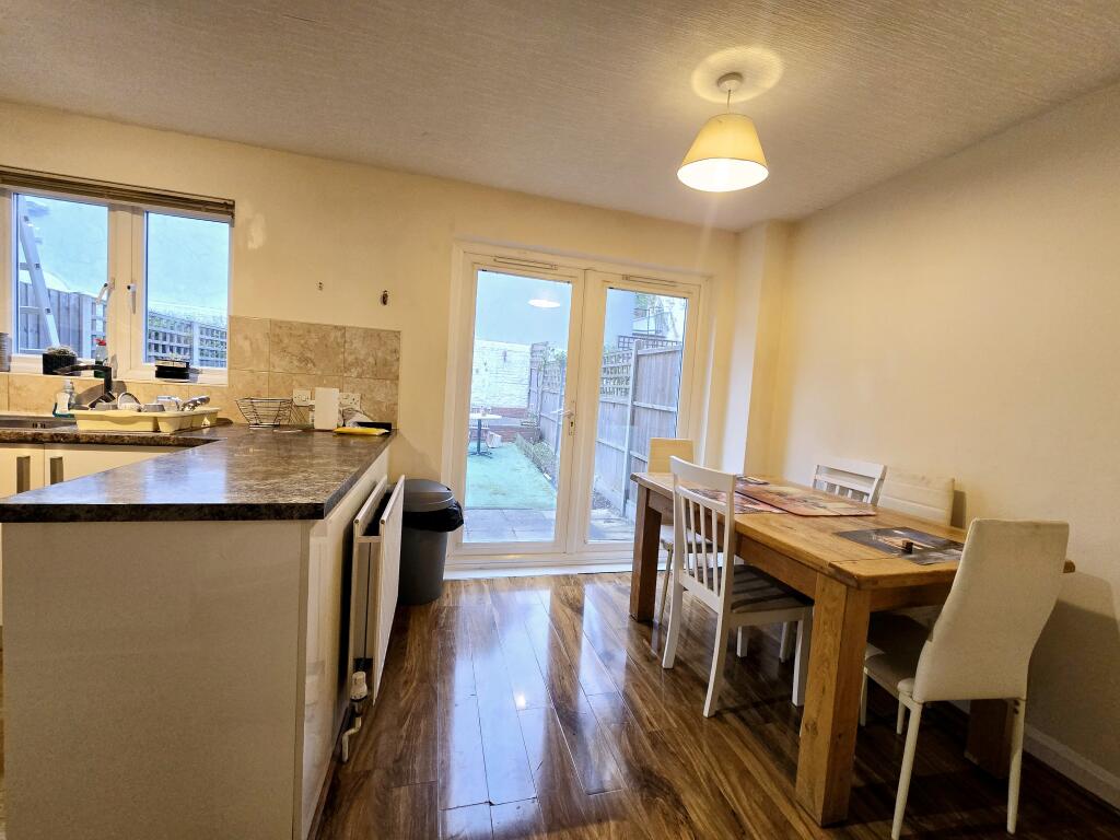 5 bed Mid Terraced House for rent in Bermondsey. From Nelsons - London