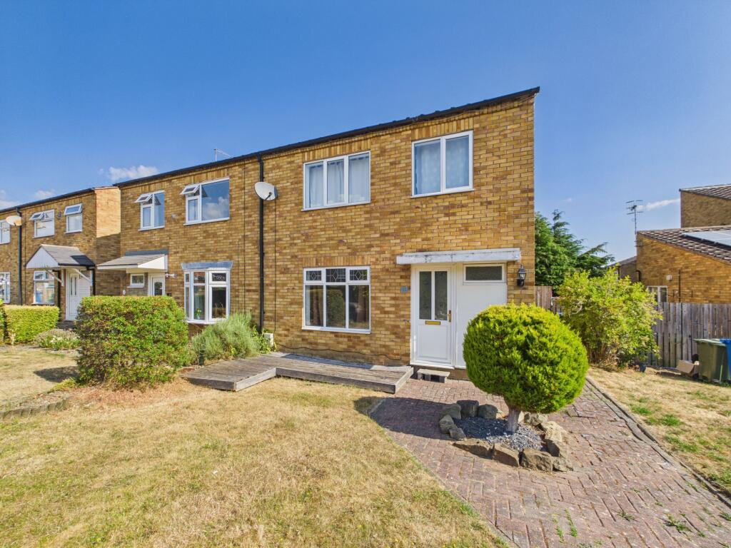 3 bed Mid Terraced House for rent in Chesterfield. From New Oak Estates - Chesterfield