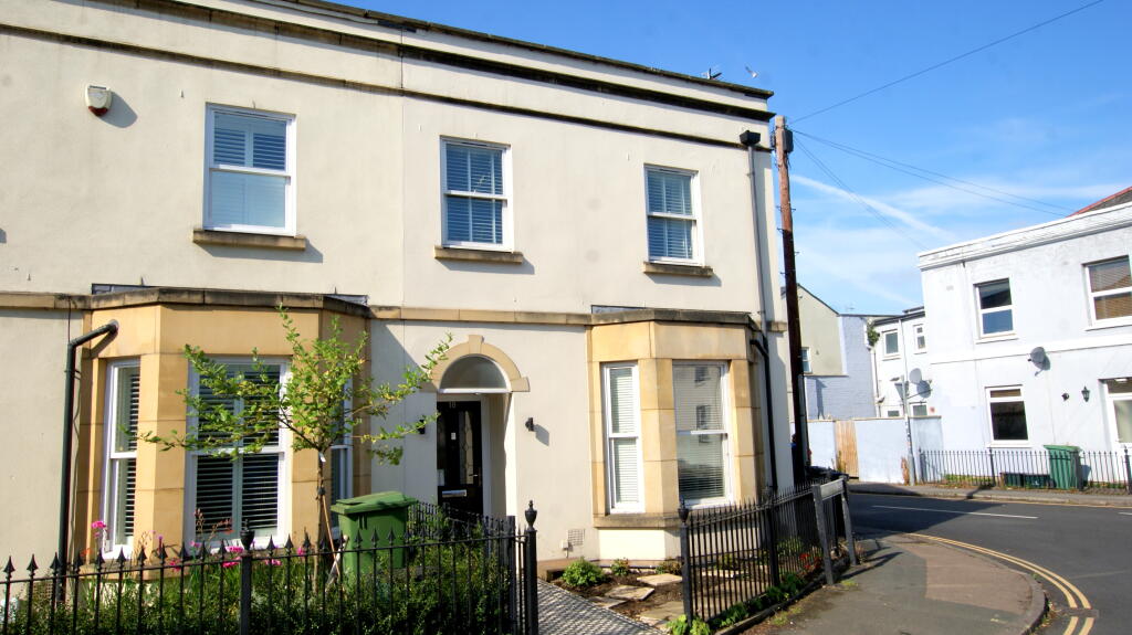 3 bed End of Terrace for rent in Cheltenham. From Newcombe Residential - Cheltenham