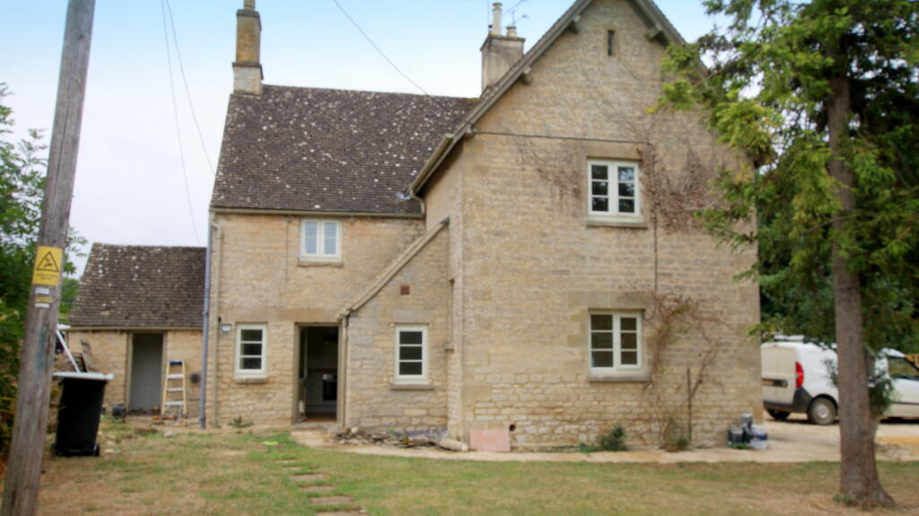 2 bed Cottage for rent in Bradwell. From Newcombe Residential - Cheltenham 2 bed Cottage for rent in Bradwell. From Newcombe Residential - Cheltenham