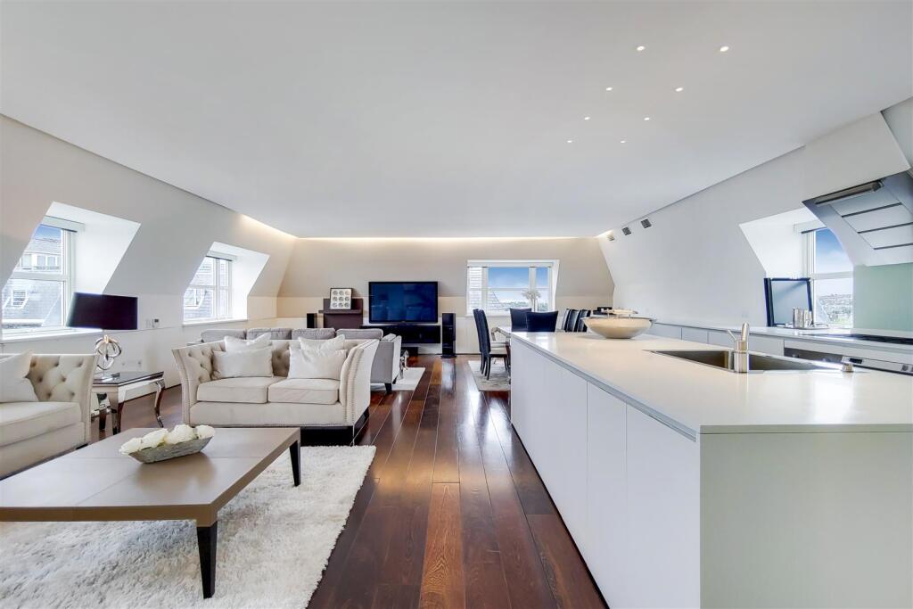 3 bed Apartment for rent in London. From Newington Estates