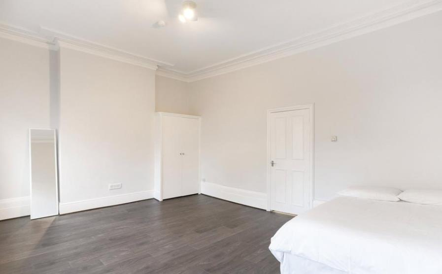 4 bed Apartment for rent in Paddington. From Newington Estates