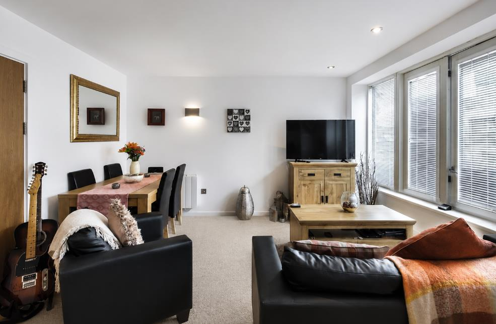2 bed Apartment for rent in Paddington. From Newington Estates