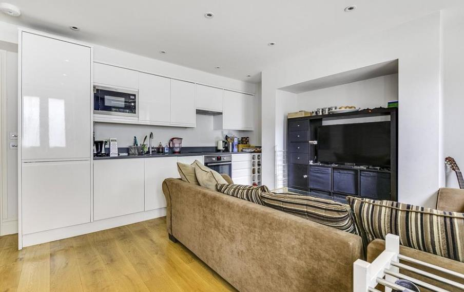 3 bed Apartment for rent in London. From Newington Estates