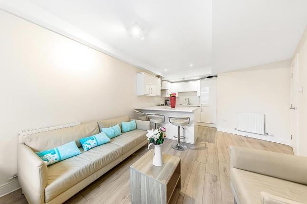 3 bed Apartment for rent in London. From Newington Estates