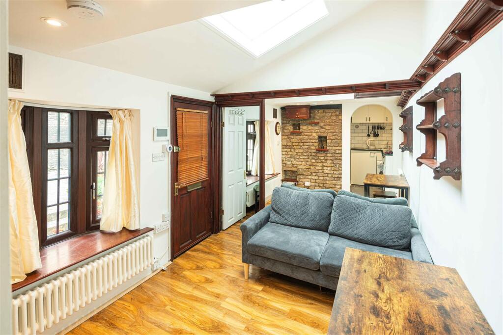 1 bed Apartment for rent in London. From Newington Estates