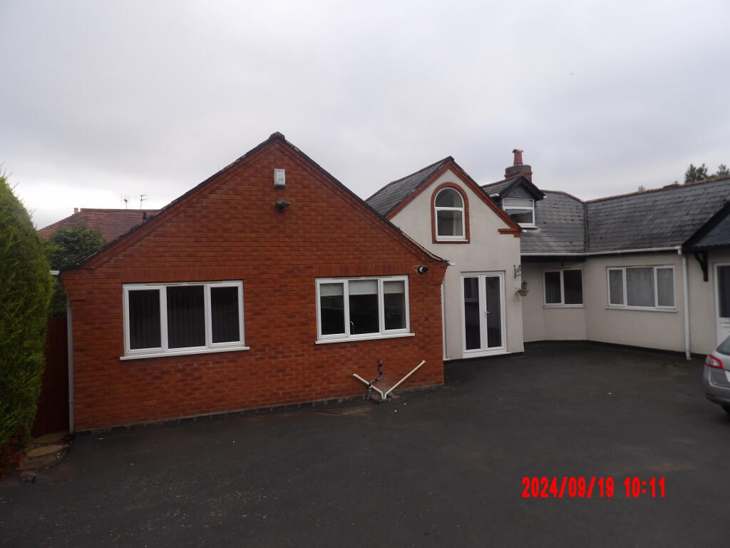 3 bed Semi-detached bungalow for rent in Wolverley. From J E Property Management Ltd - Kidderminster 3 bed Semi-detached bungalow for rent in Wolverley. From J E Property Management Ltd - Kidderminster
