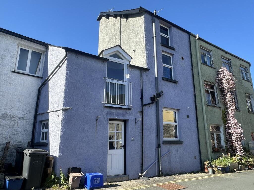 3 bed Mid Terraced House for rent in Ulverston. From J H Homes - Ulverston 3 bed Mid Terraced House for rent in Ulverston. From J H Homes - Ulverston