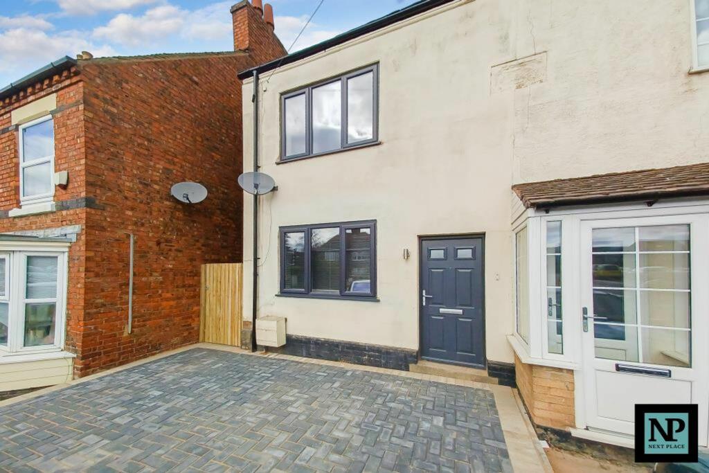 3 bed Semi-Detached House for rent in Tamworth. From Next Place Property Agents