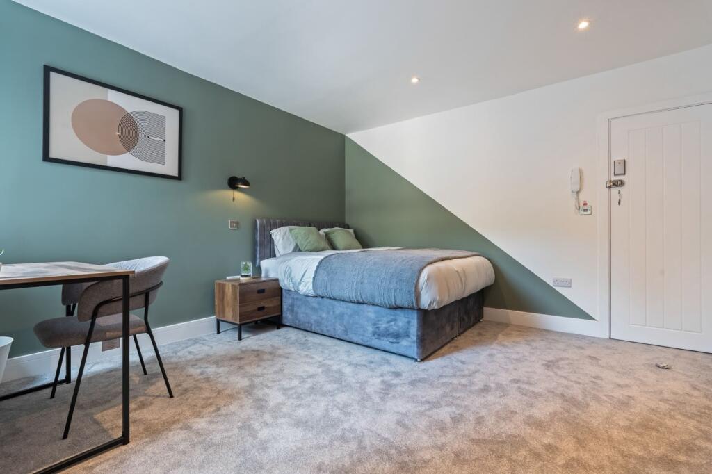 1 bed HMO for rent in Tamworth. From Next Place Property Agents Limited - Tamworth