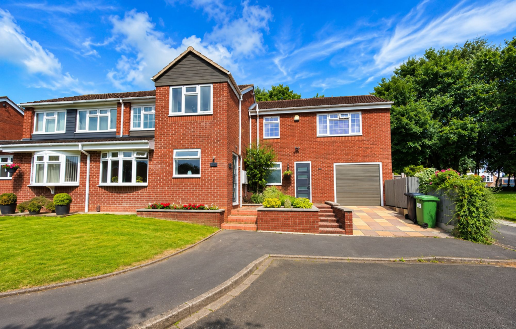 4 bed Semi Detached for rent in Tamworth. From Next Place Property Agents Limited - Tamworth 4 bed Semi Detached for rent in Tamworth. From Next Place Property Agents Limited - Tamworth