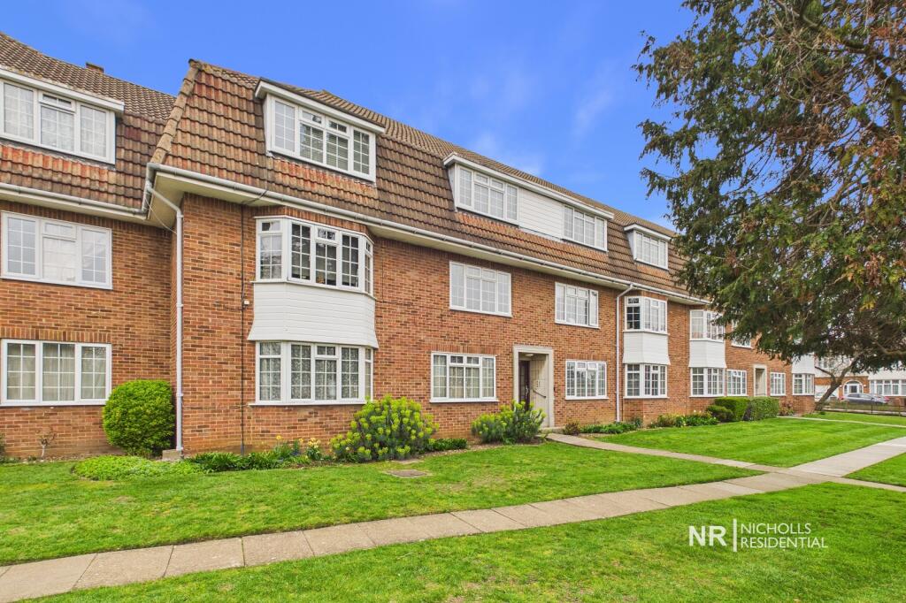 2 bed 1st Floor Flat for rent in Stoneleigh. From Nicholls Residential