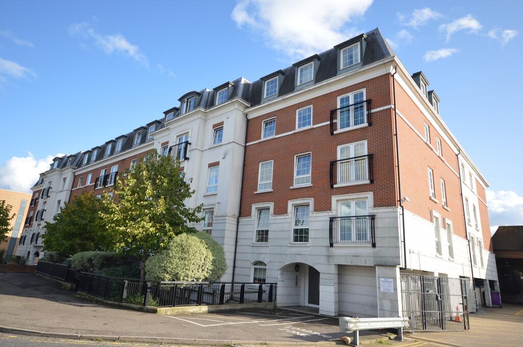 2 bed 1st Floor Flat for rent in Epsom. From Nicholls Residential