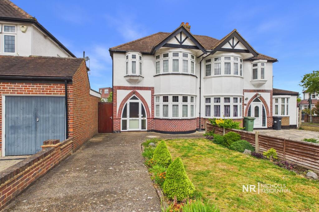 3 bed Semi Detached for rent in Stoneleigh. From Nicholls Residential 3 bed Semi Detached for rent in Stoneleigh. From Nicholls Residential