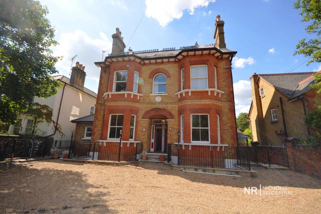 4 bed 1st Floor Flat for rent in Langley Vale. From Nicholls Residential 4 bed 1st Floor Flat for rent in Langley Vale. From Nicholls Residential