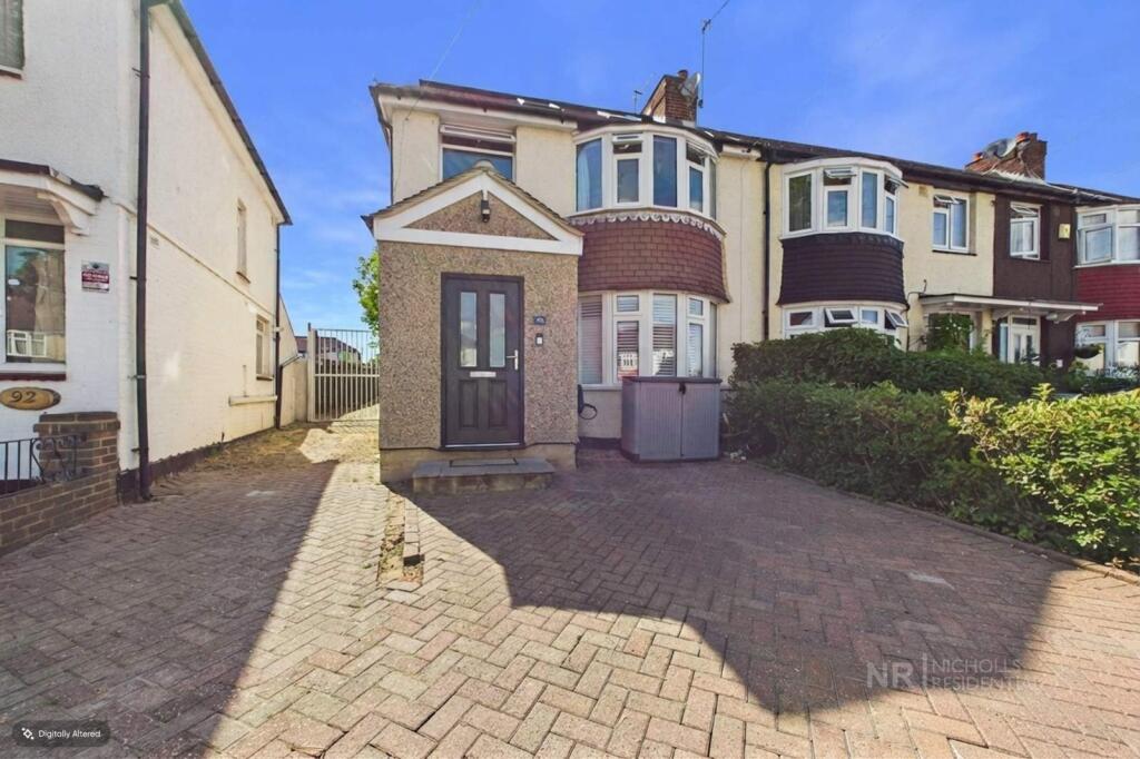 4 bed End of Terrace for rent in Worcester Park. From Nicholls Residential