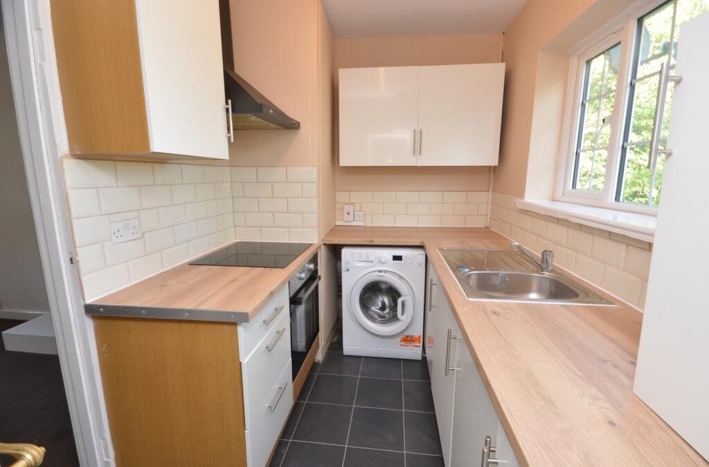 2 bed 1st Floor Flat for rent in Epsom. From Nicholls Residential 2 bed 1st Floor Flat for rent in Epsom. From Nicholls Residential