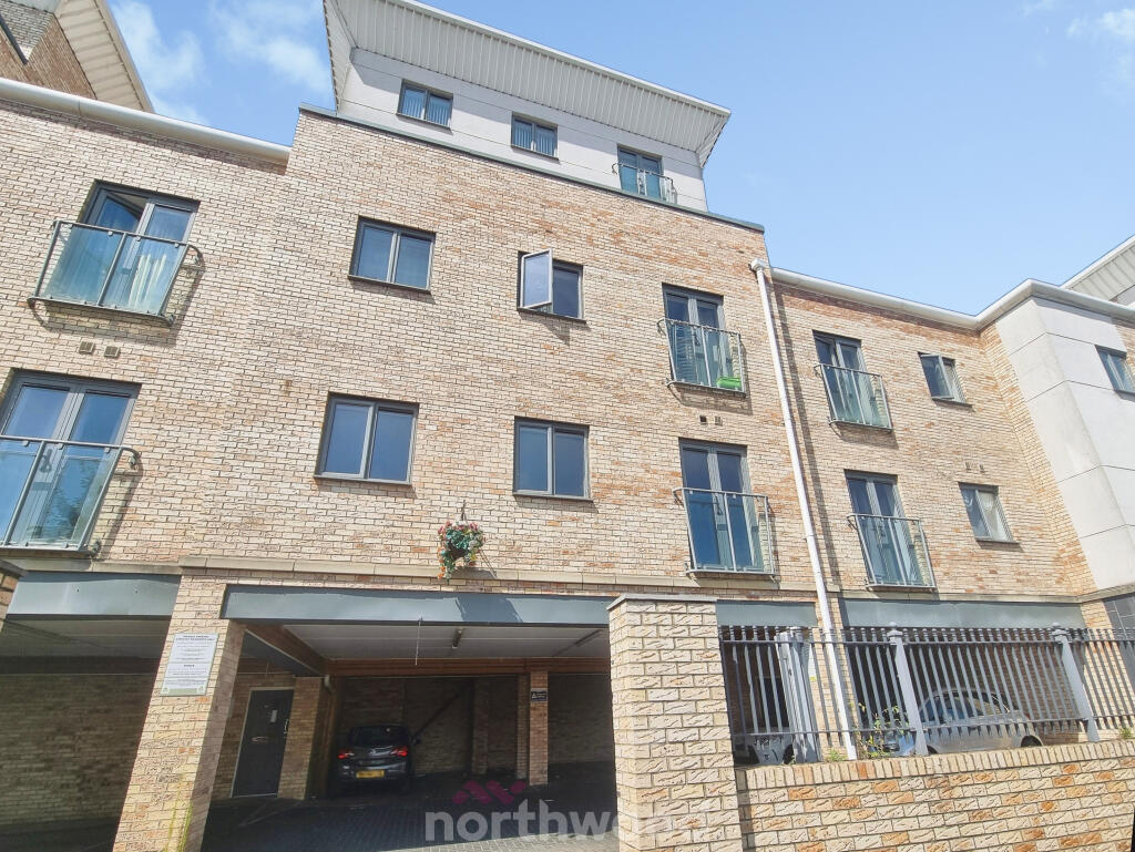 2 bed 1st Floor Flat for rent in Warmsworth. From Northwood - Doncaster