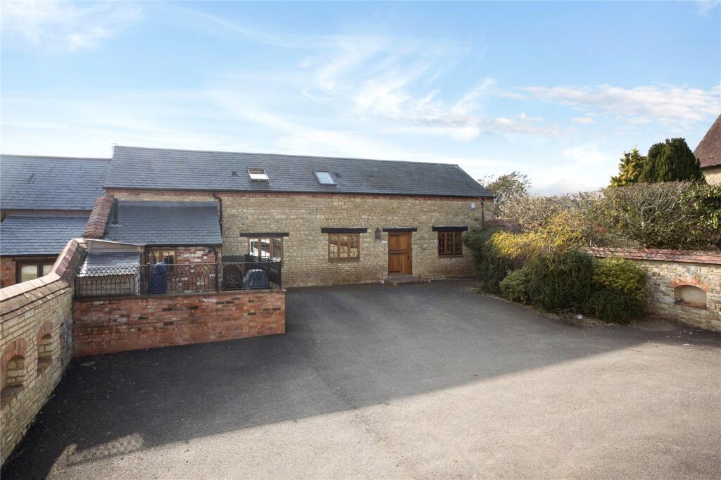 6 bed Semi Detached for rent in Paulerspury. From Jackson-Stops - Northampton 6 bed Semi Detached for rent in Paulerspury. From Jackson-Stops - Northampton